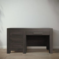 Romina Ventianni Desk
