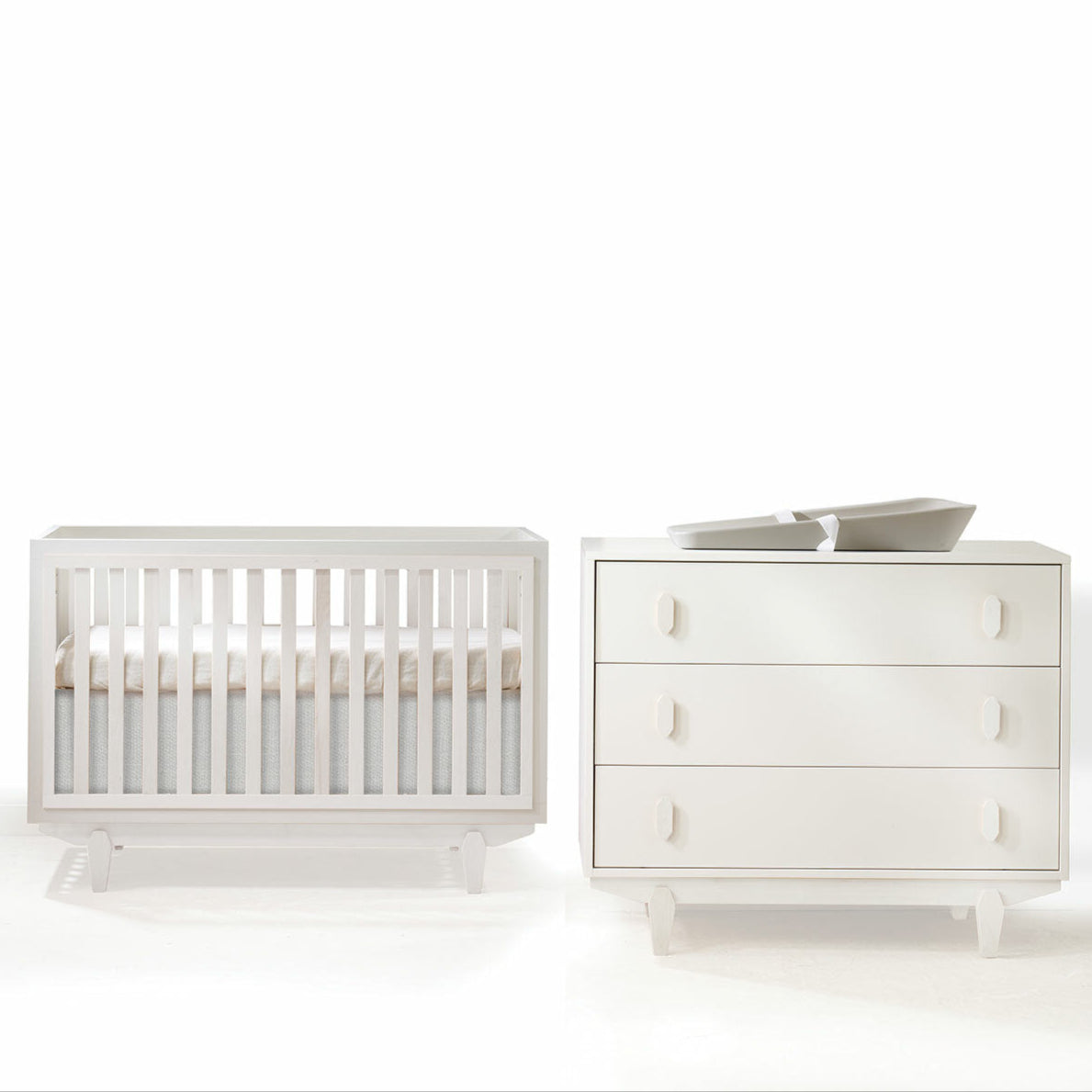 Tulip Tate Collection Classic Crib + 3-Drawer Dresser Set